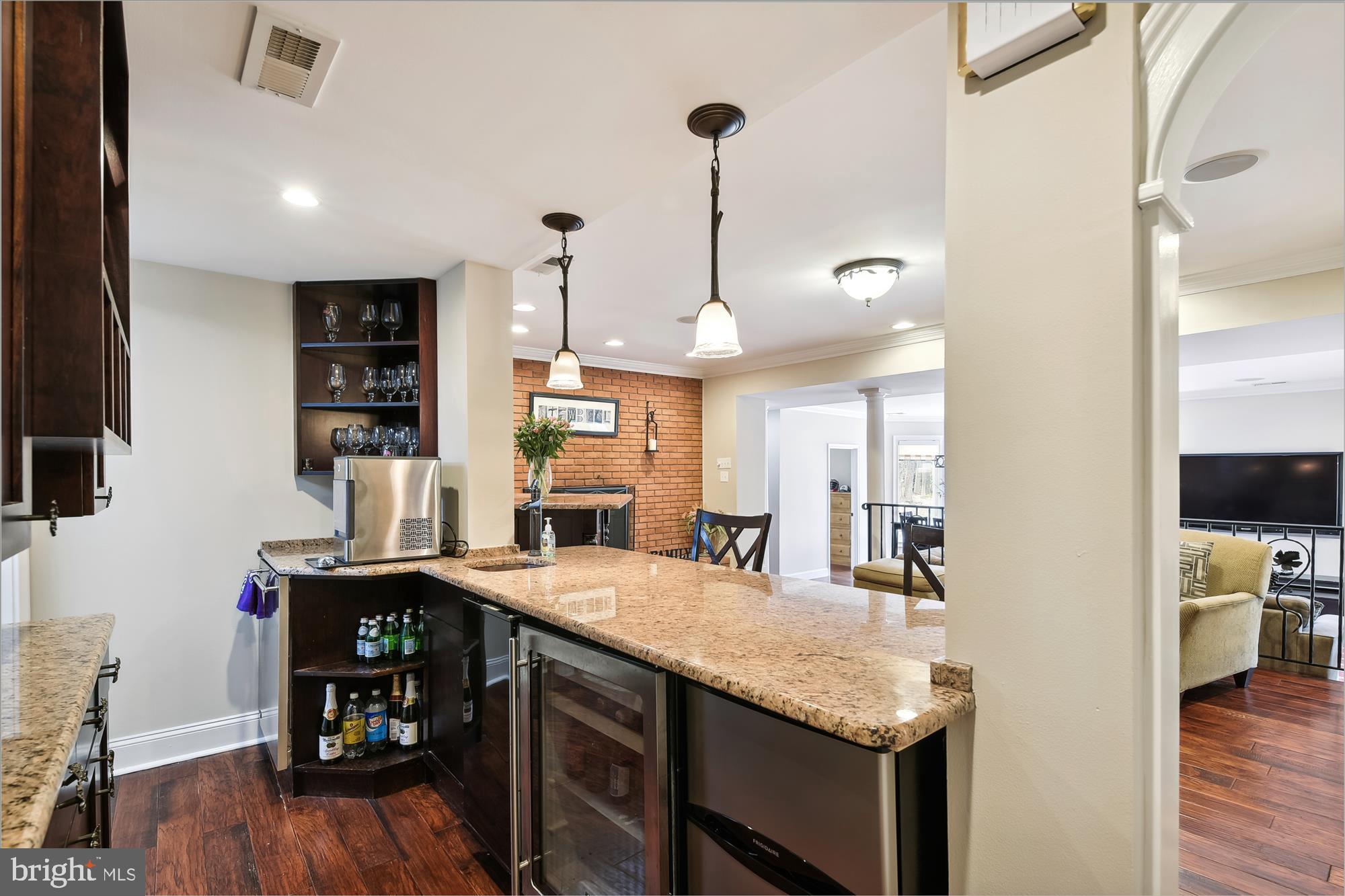 STRATFORD - Residential