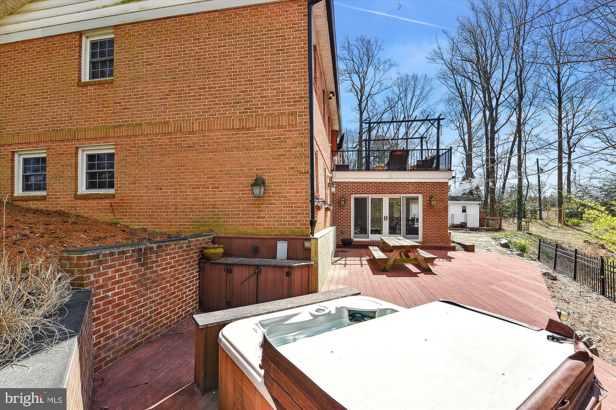 STRATFORD - Residential