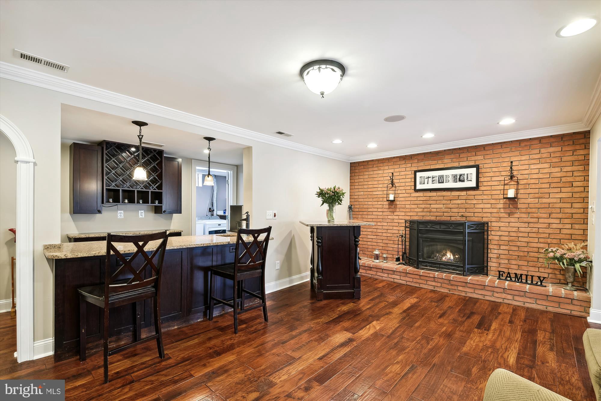 STRATFORD - Residential