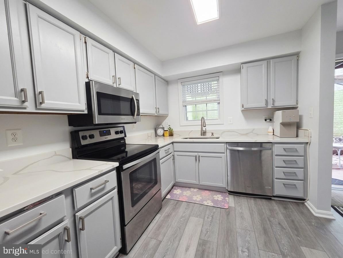 ROLLINGWOOD - Residential