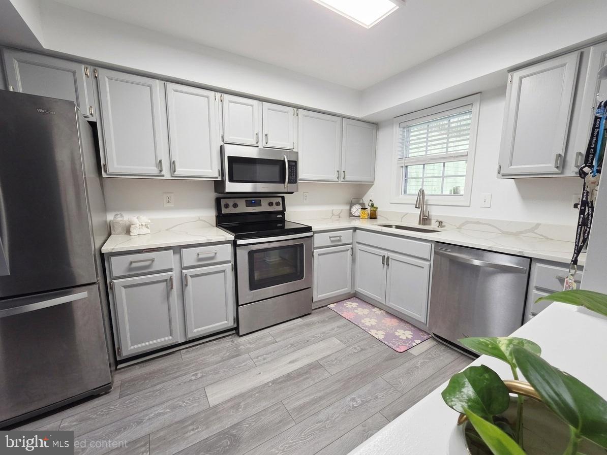 ROLLINGWOOD - Residential