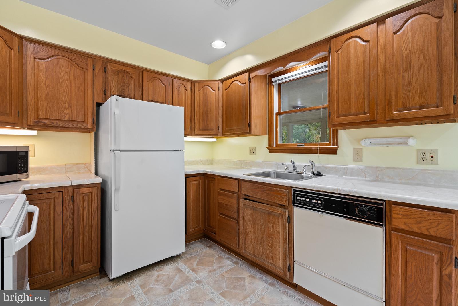 HYBLA VALLEY FARMS - Residential Lease