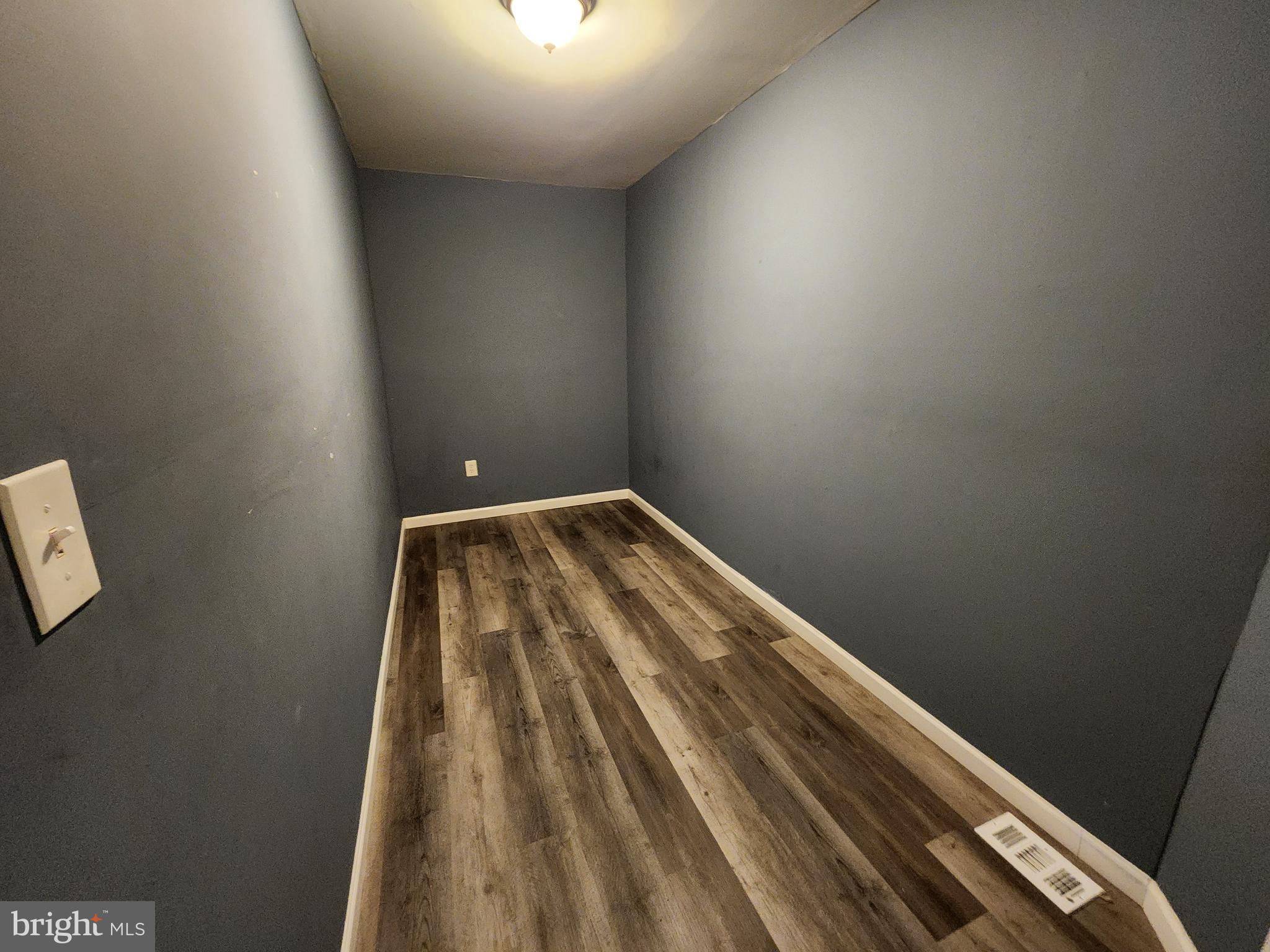 SANDTOWN-WINCHESTER - Residential