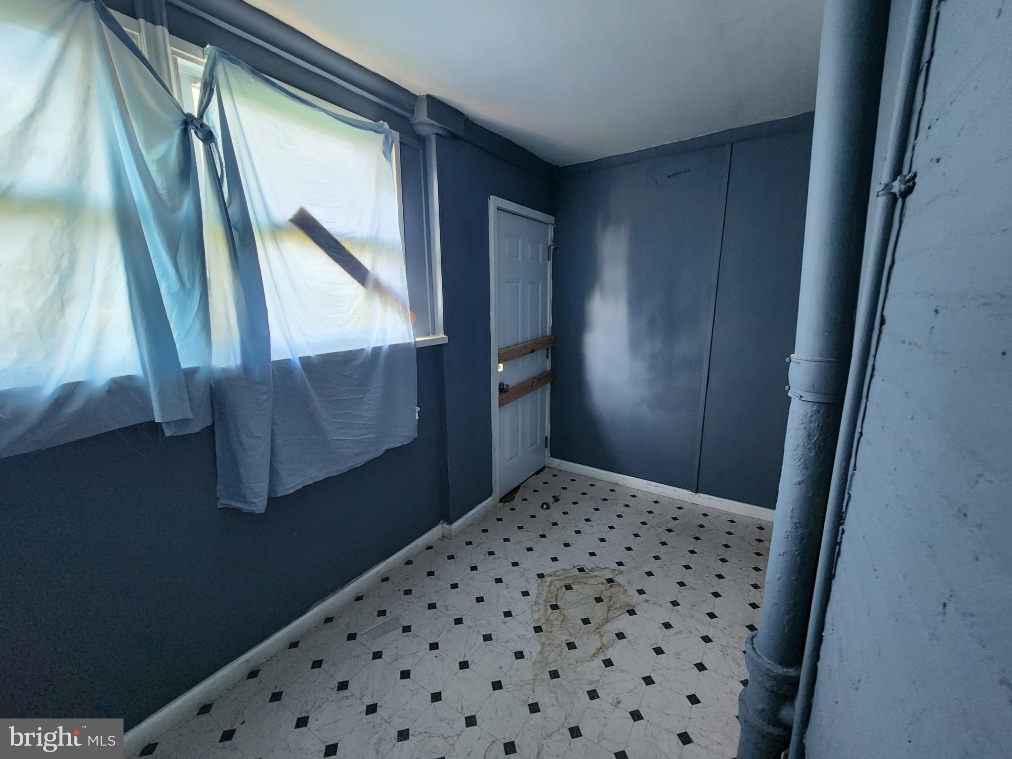 SANDTOWN-WINCHESTER - Residential