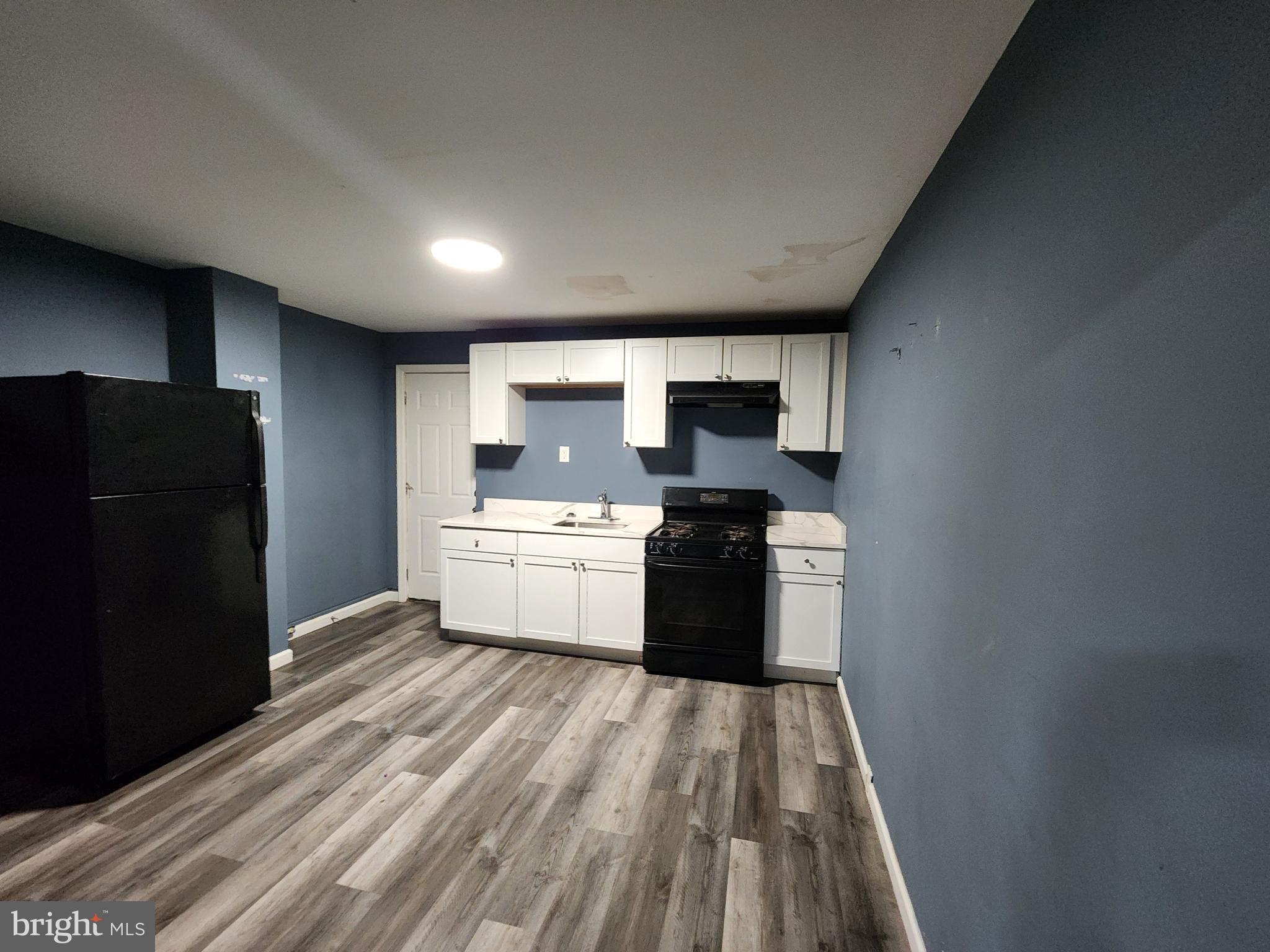 SANDTOWN-WINCHESTER - Residential