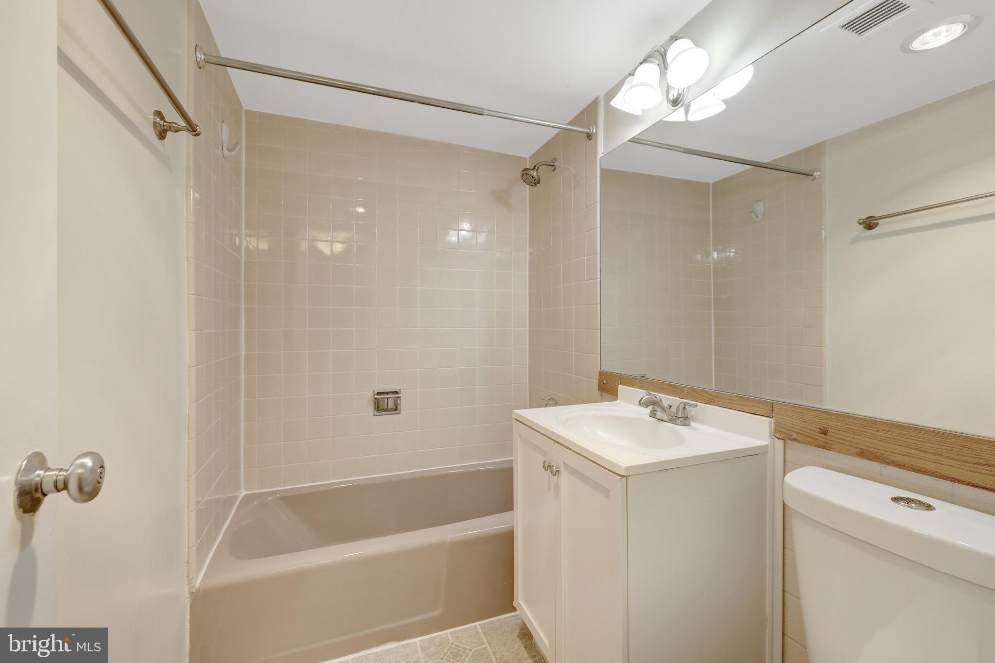 LAKE ANNE OF RESTON - Residential