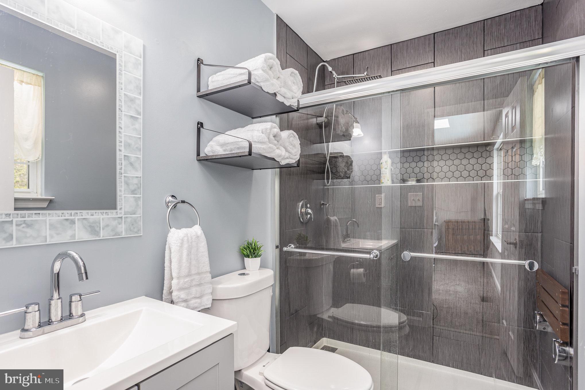 BOWLEYS QUARTERS - Residential