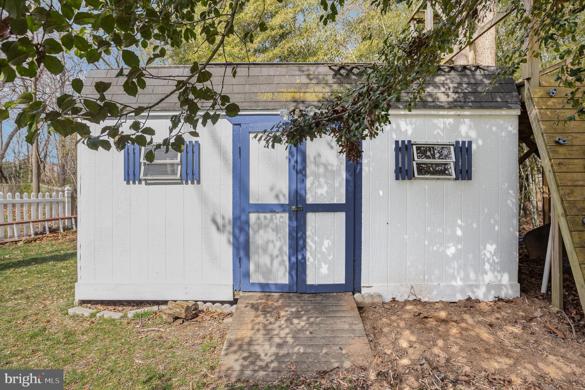 BOWLEYS QUARTERS - Residential