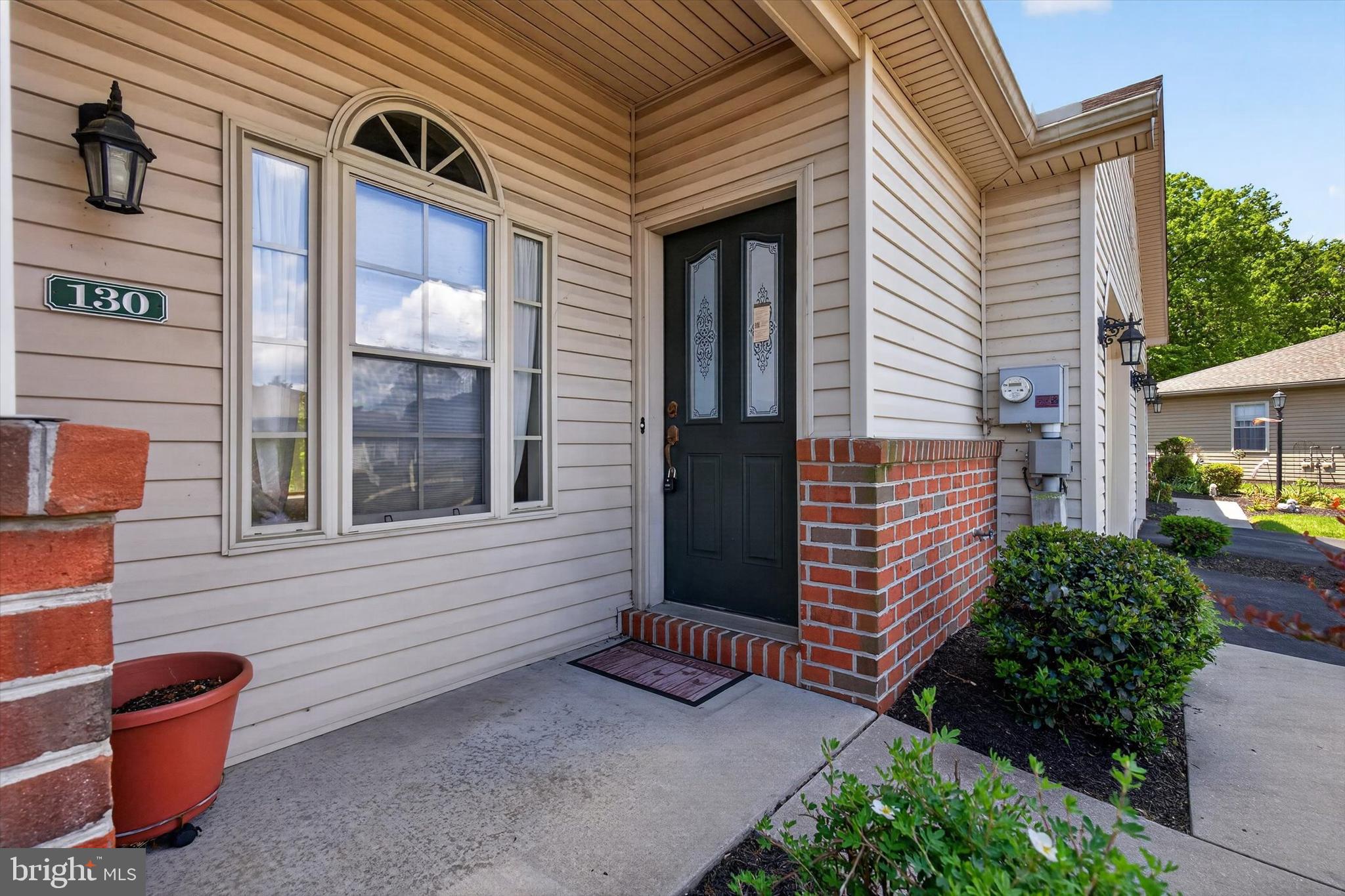 130 LEONARD LANE