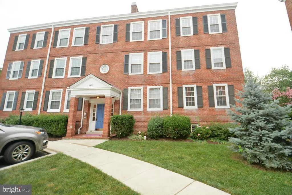 2930 Buchanan Street S Unit A2, Arlington, VA 22206