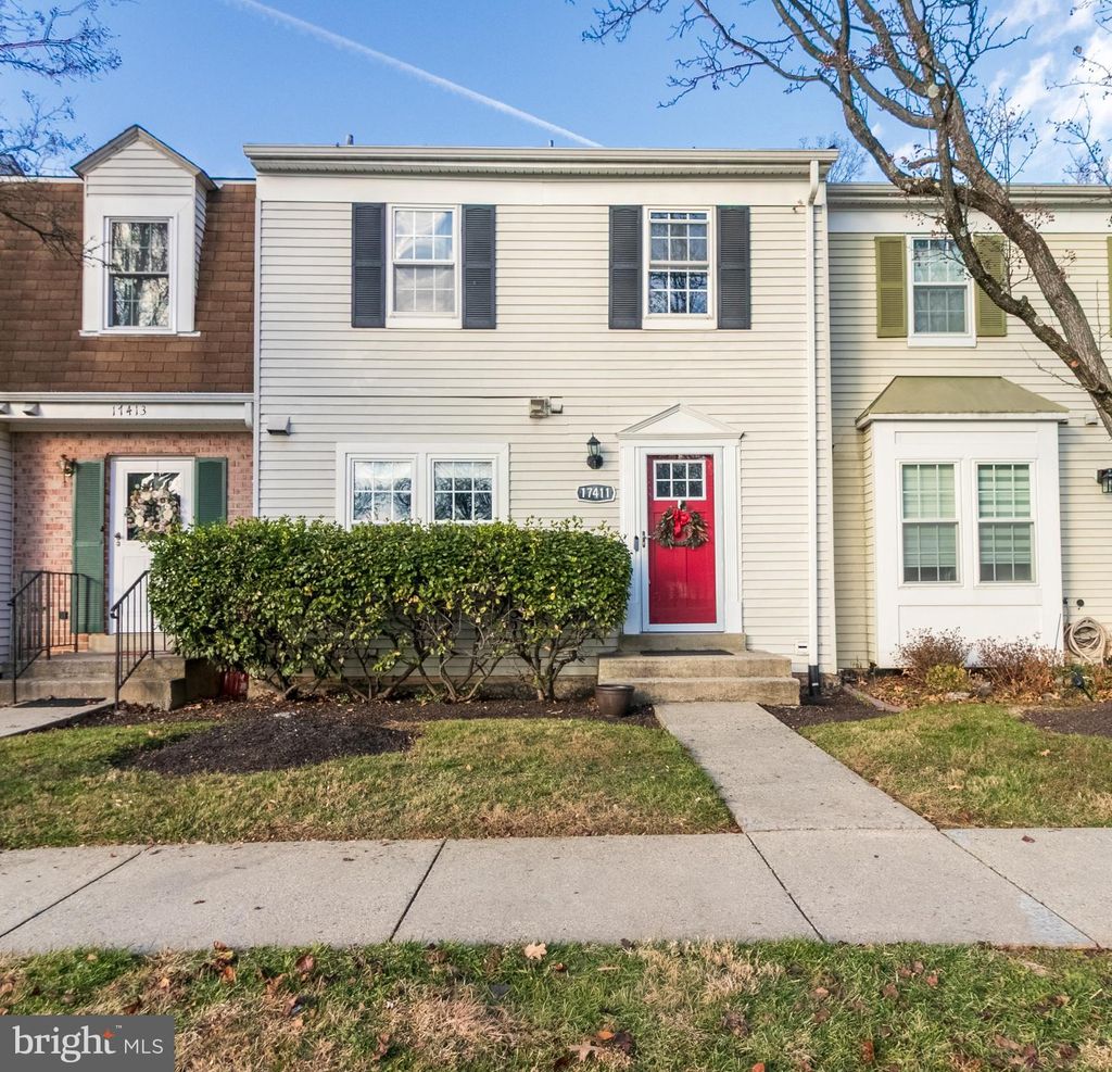 Photo of 17411 Pipers Way #7, OLNEY, MD 20832 (MLS # MDMC2209914)