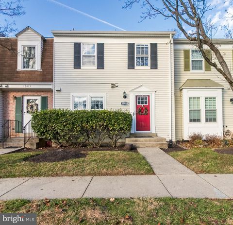 Photo of 17411 Pipers Way #7, OLNEY, MD 20832 (MLS # MDMC2209914)