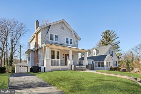 Photo of 2910 Silver Hill Avenue, GWYNN OAK, MD 21207 (MLS # MDBC2148984)