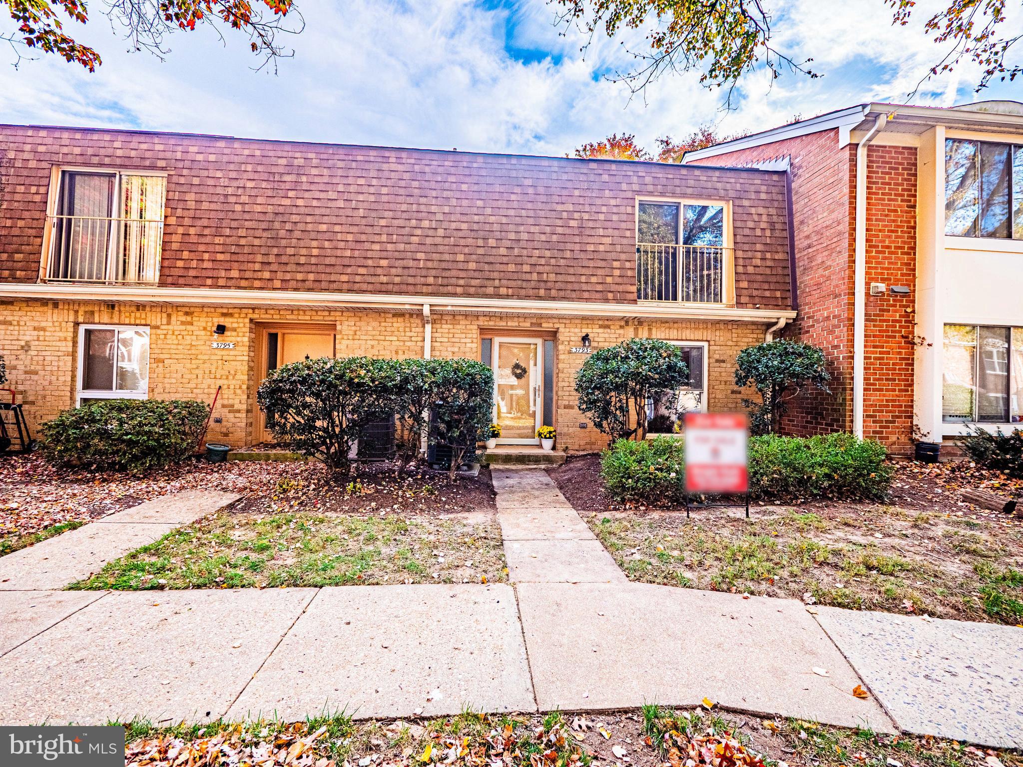 FAIRFAX PLAZA TOWNHOUSES - Residential