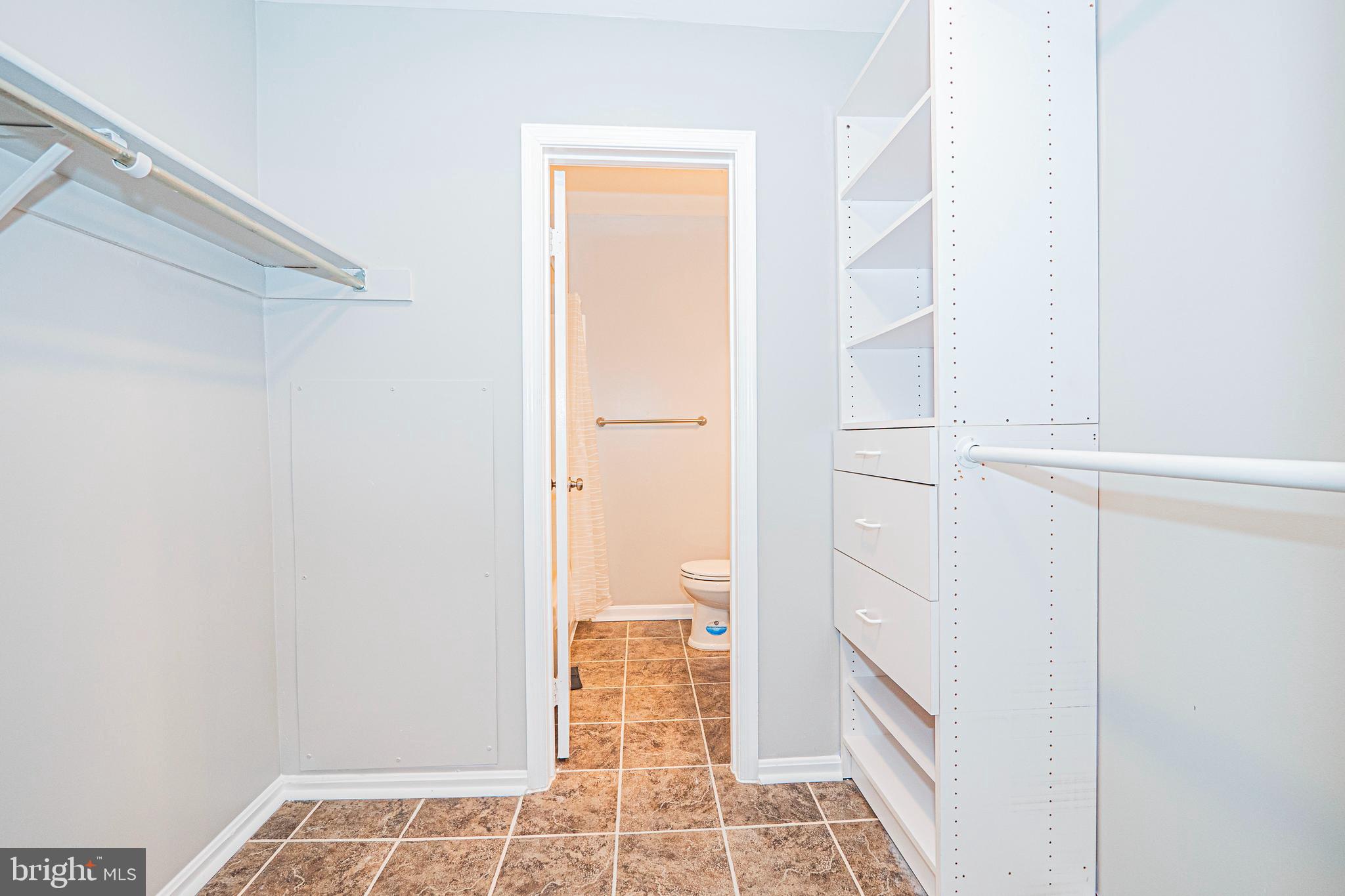 FAIRFAX PLAZA TOWNHOUSES - Residential