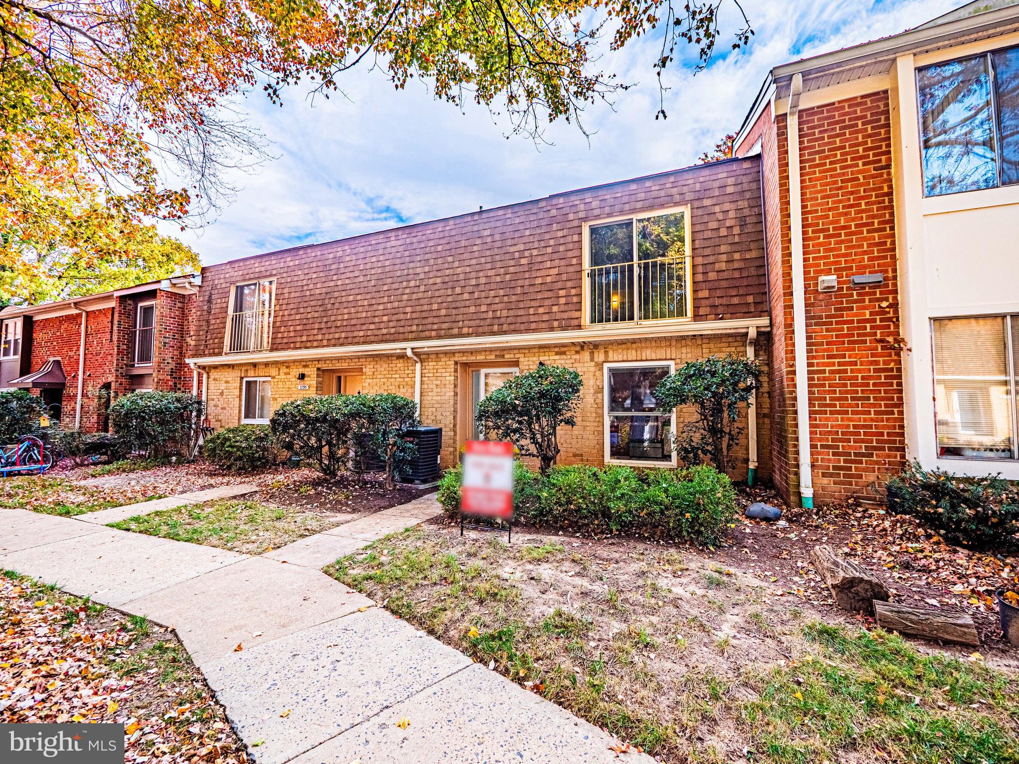 FAIRFAX PLAZA TOWNHOUSES - Residential