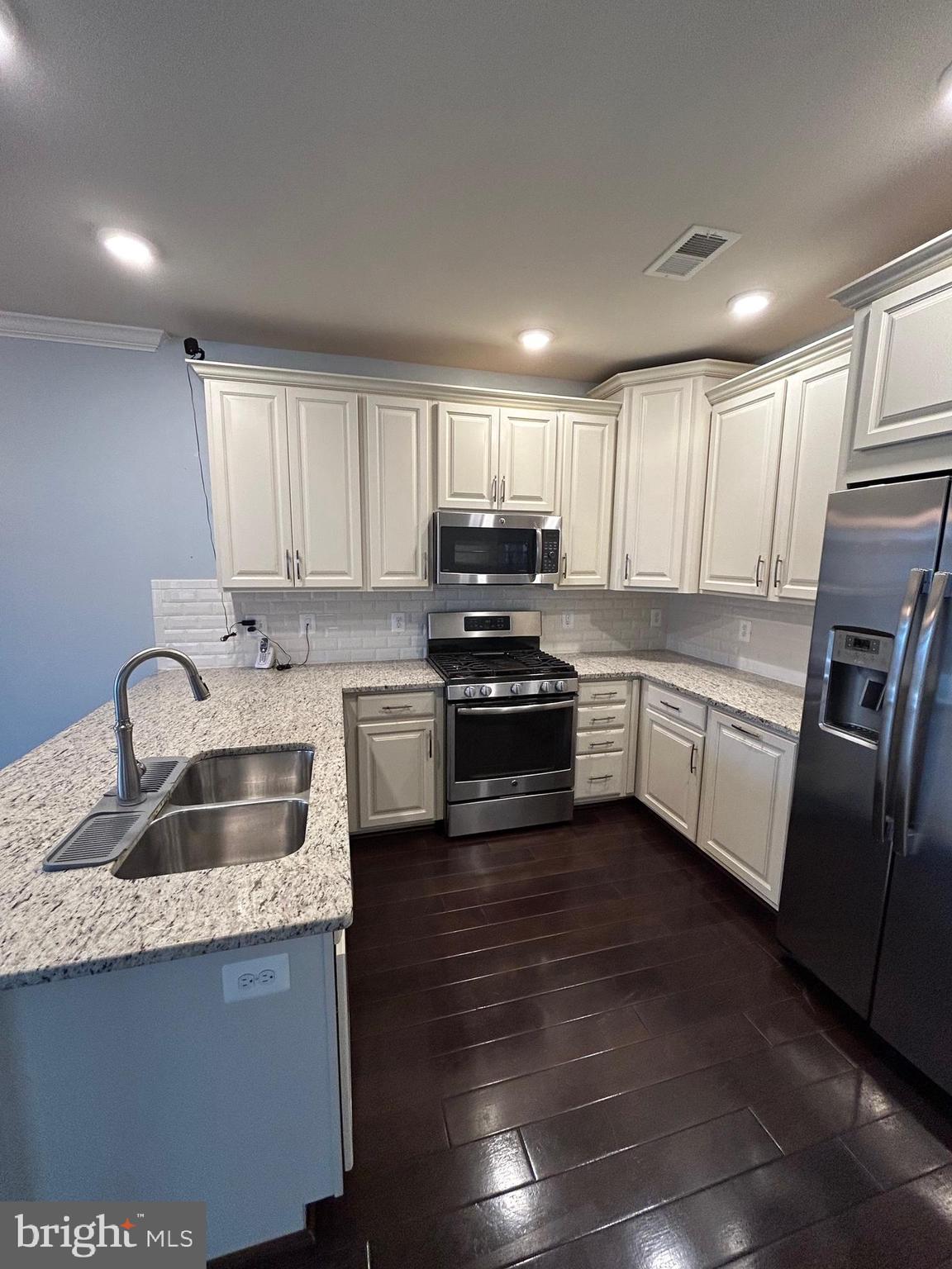 RIDGES AT LOUDOUN VALLEY - Residential Lease