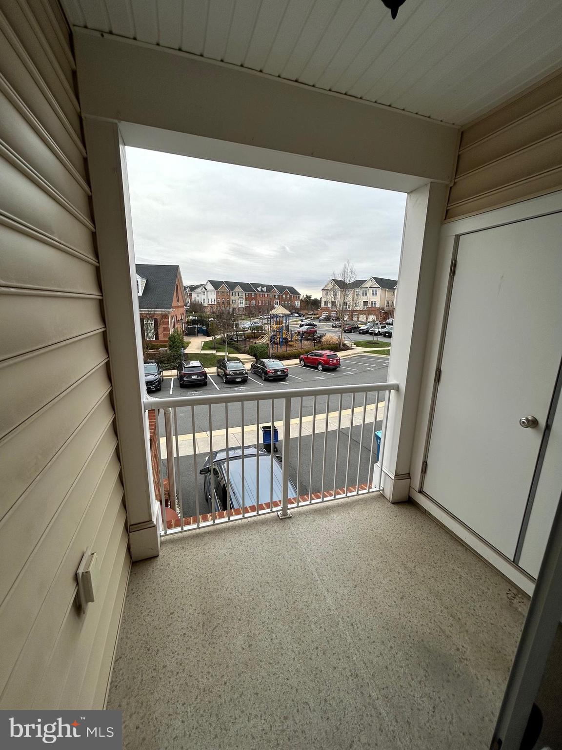 RIDGES AT LOUDOUN VALLEY - Residential Lease