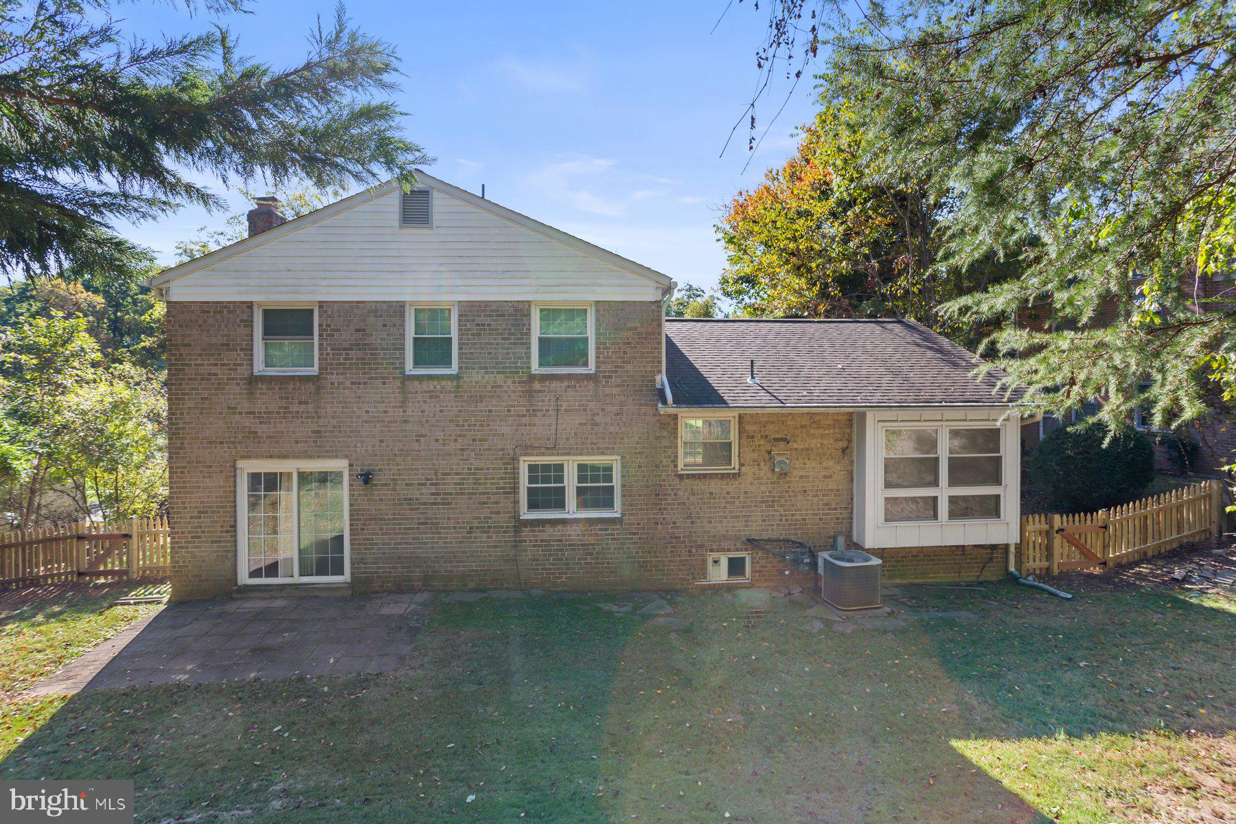 POTOMAC WOODS - Residential Lease