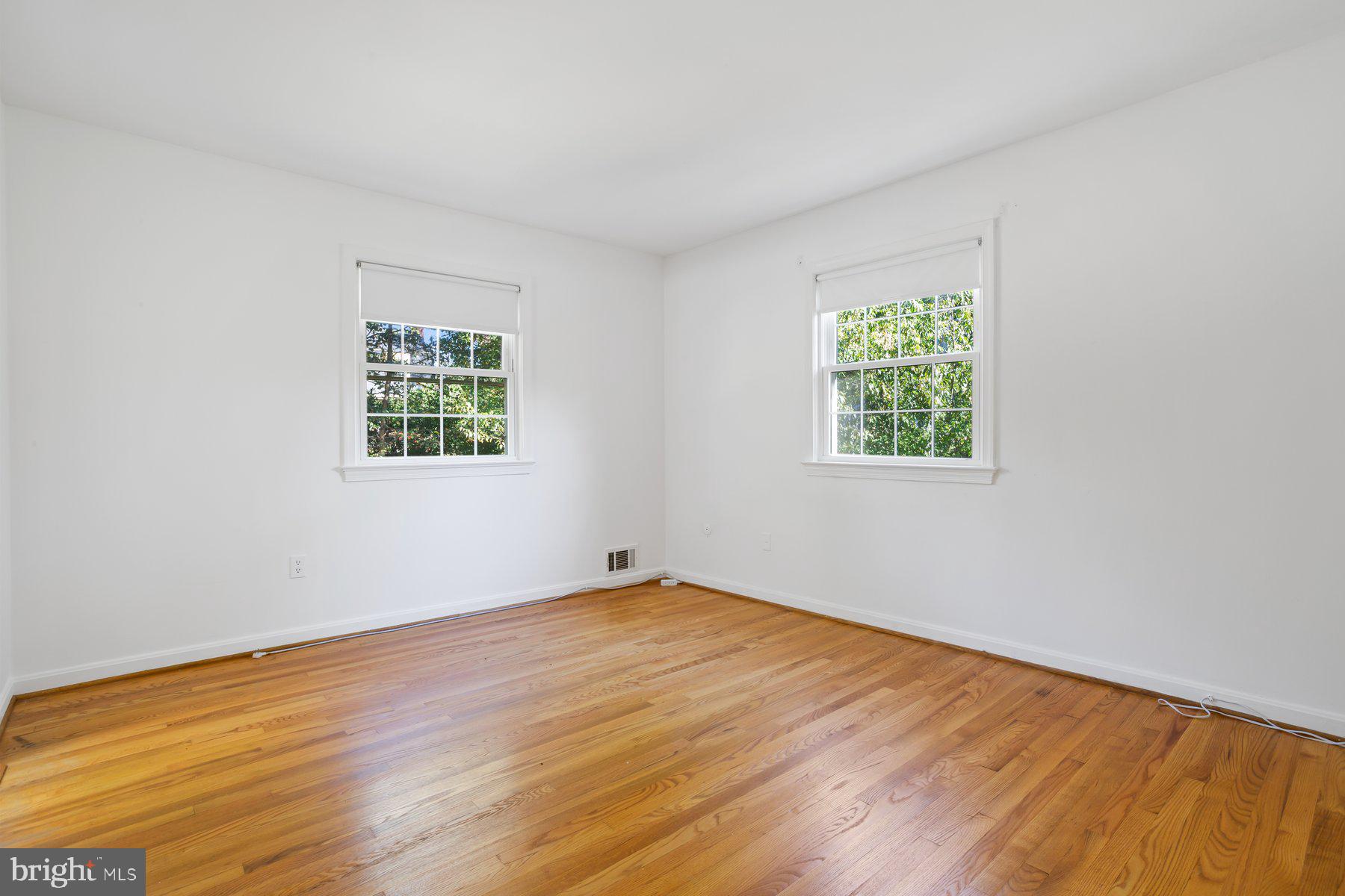 POTOMAC WOODS - Residential Lease