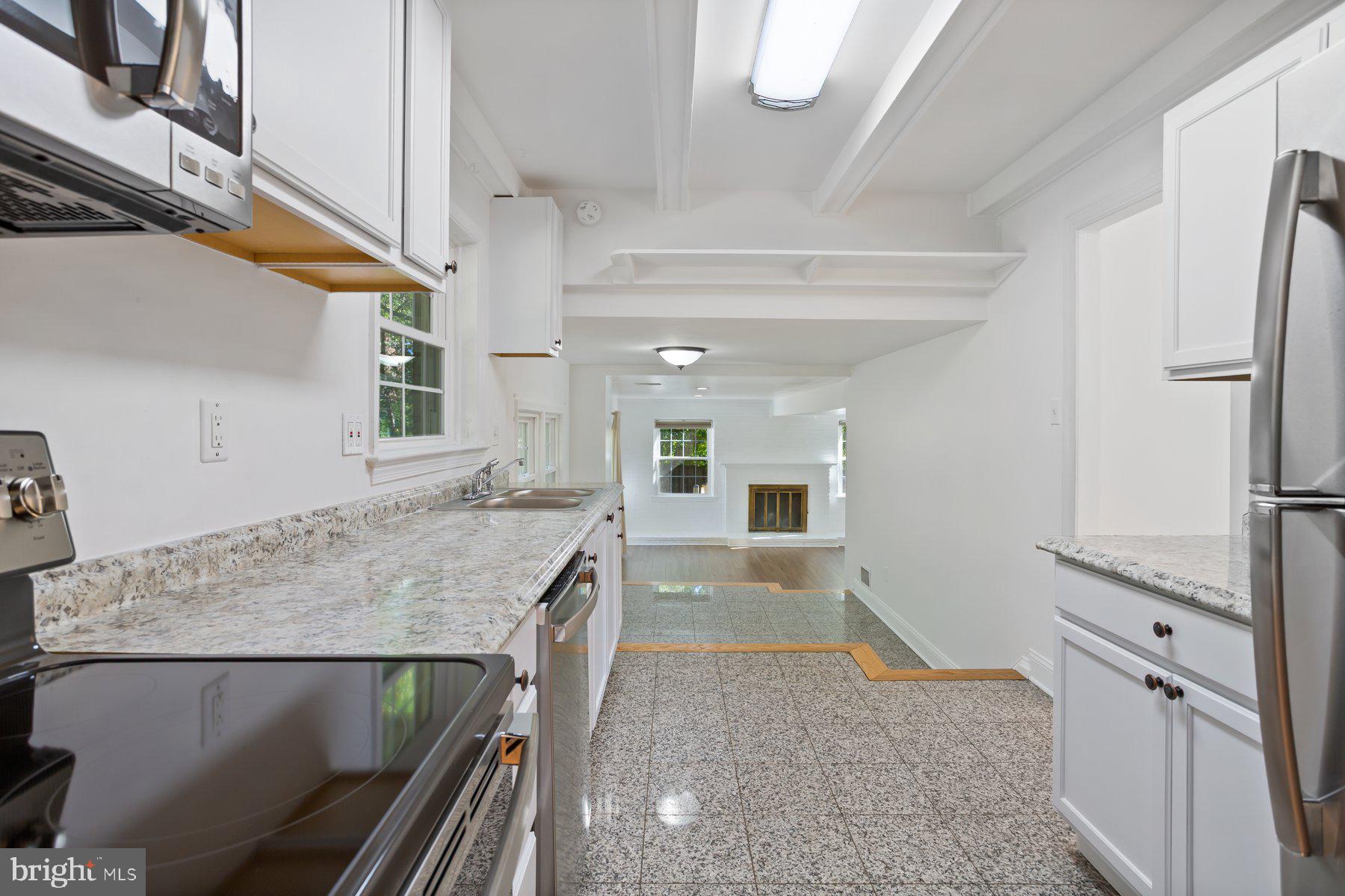 POTOMAC WOODS - Residential Lease