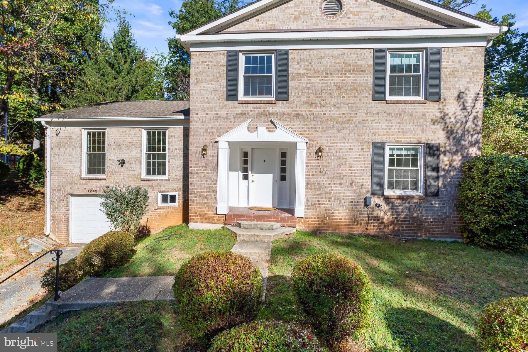 POTOMAC WOODS - Residential Lease