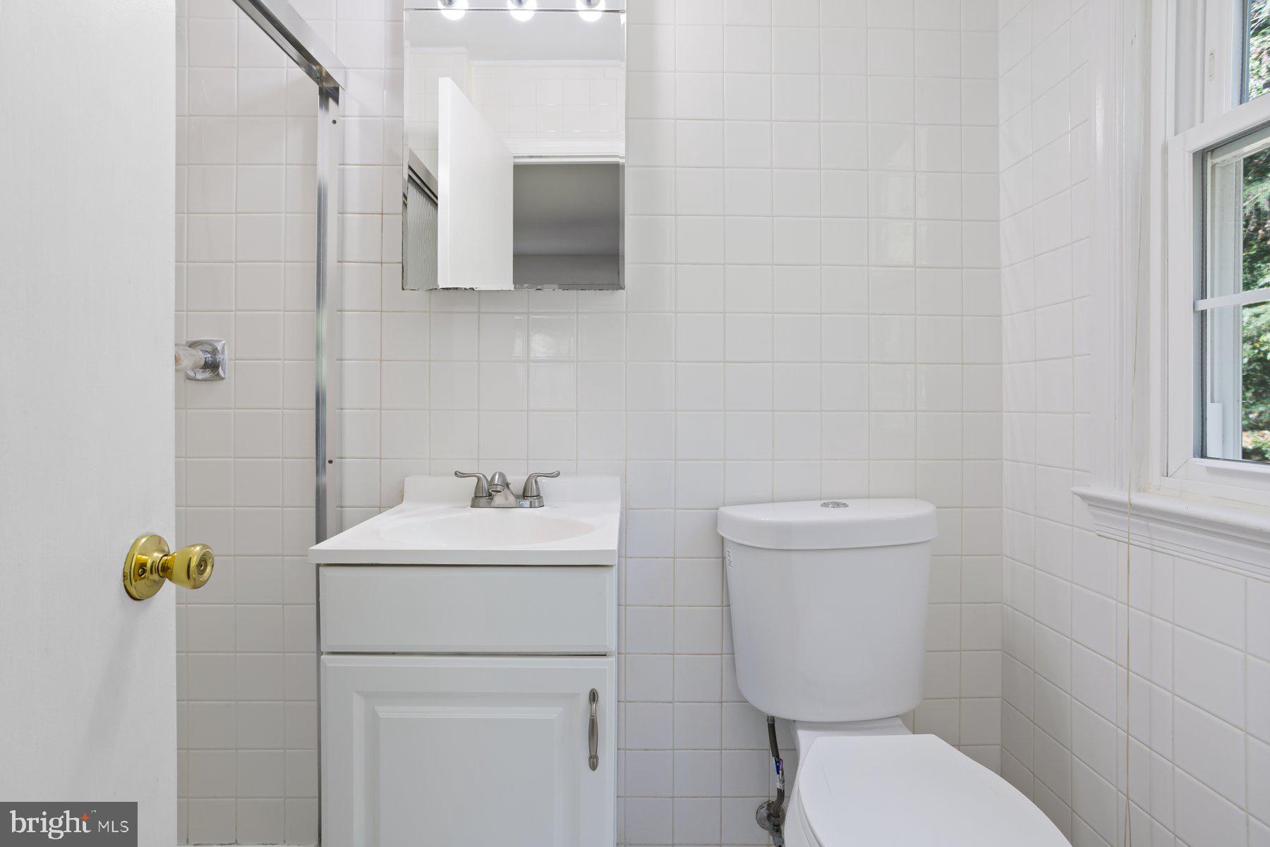 POTOMAC WOODS - Residential Lease