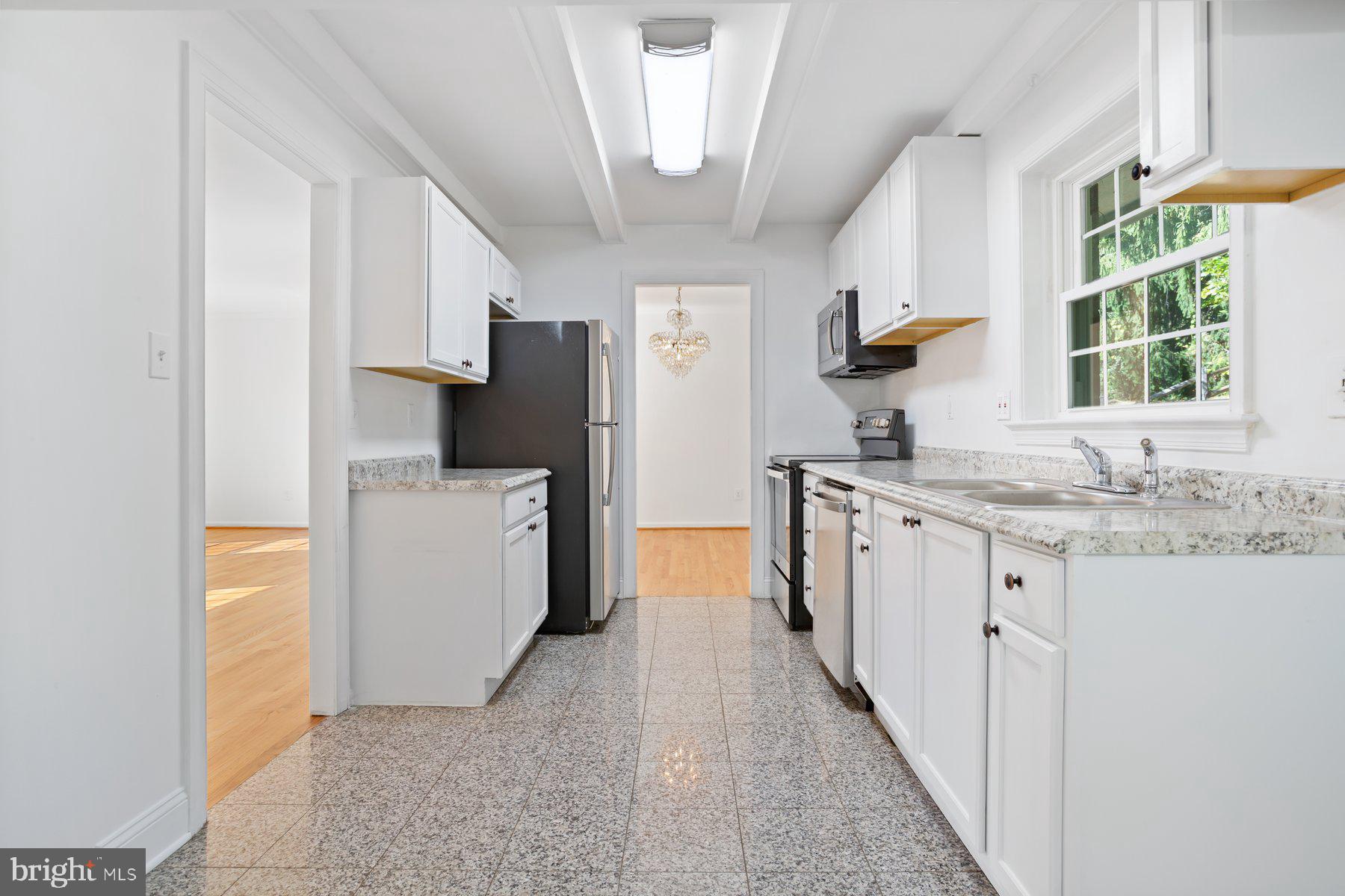 POTOMAC WOODS - Residential Lease