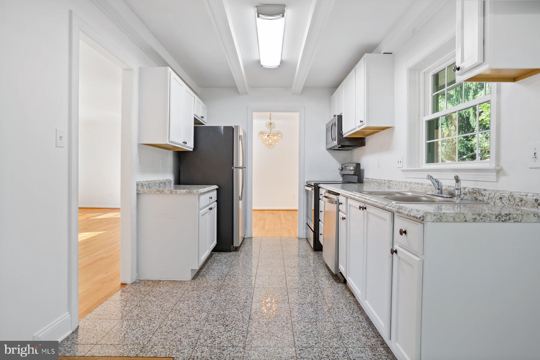 POTOMAC WOODS - Residential Lease