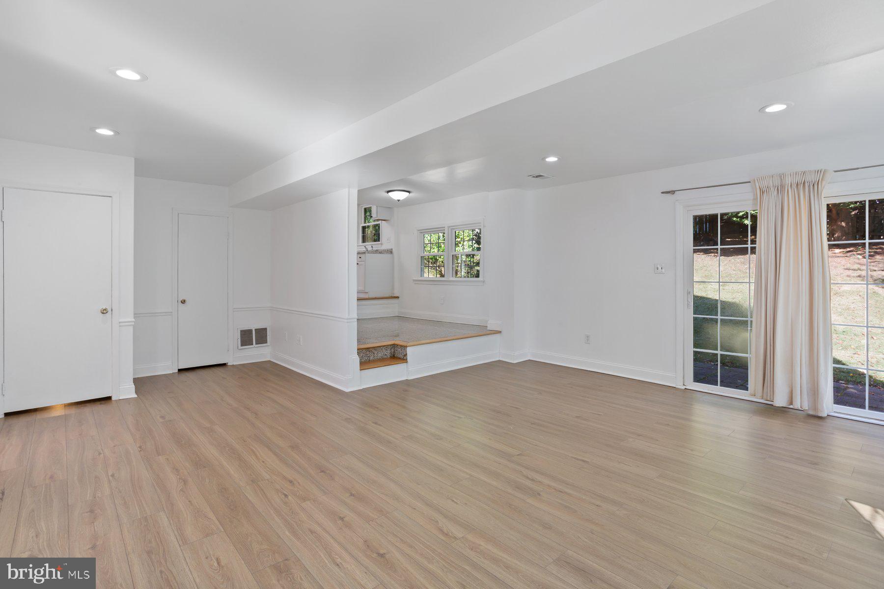 POTOMAC WOODS - Residential Lease