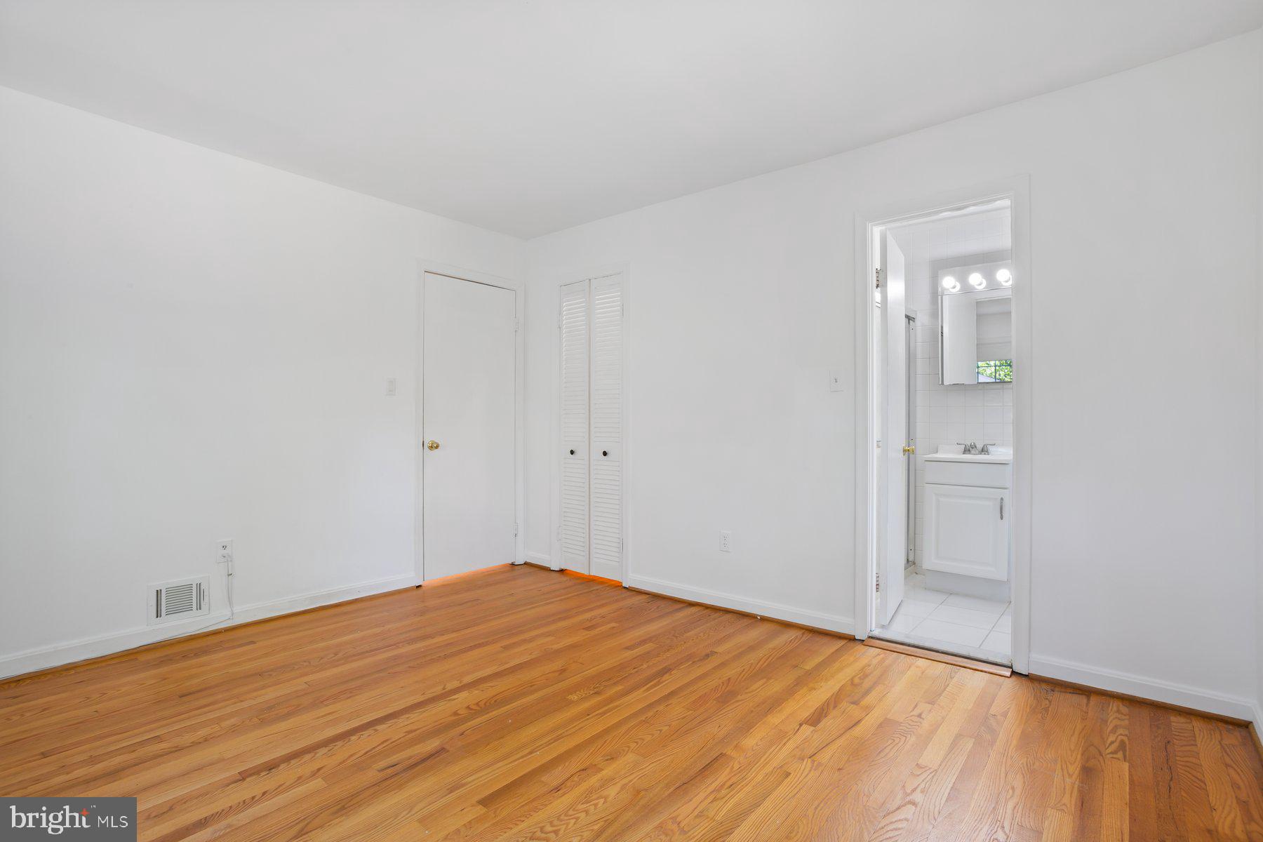 POTOMAC WOODS - Residential Lease