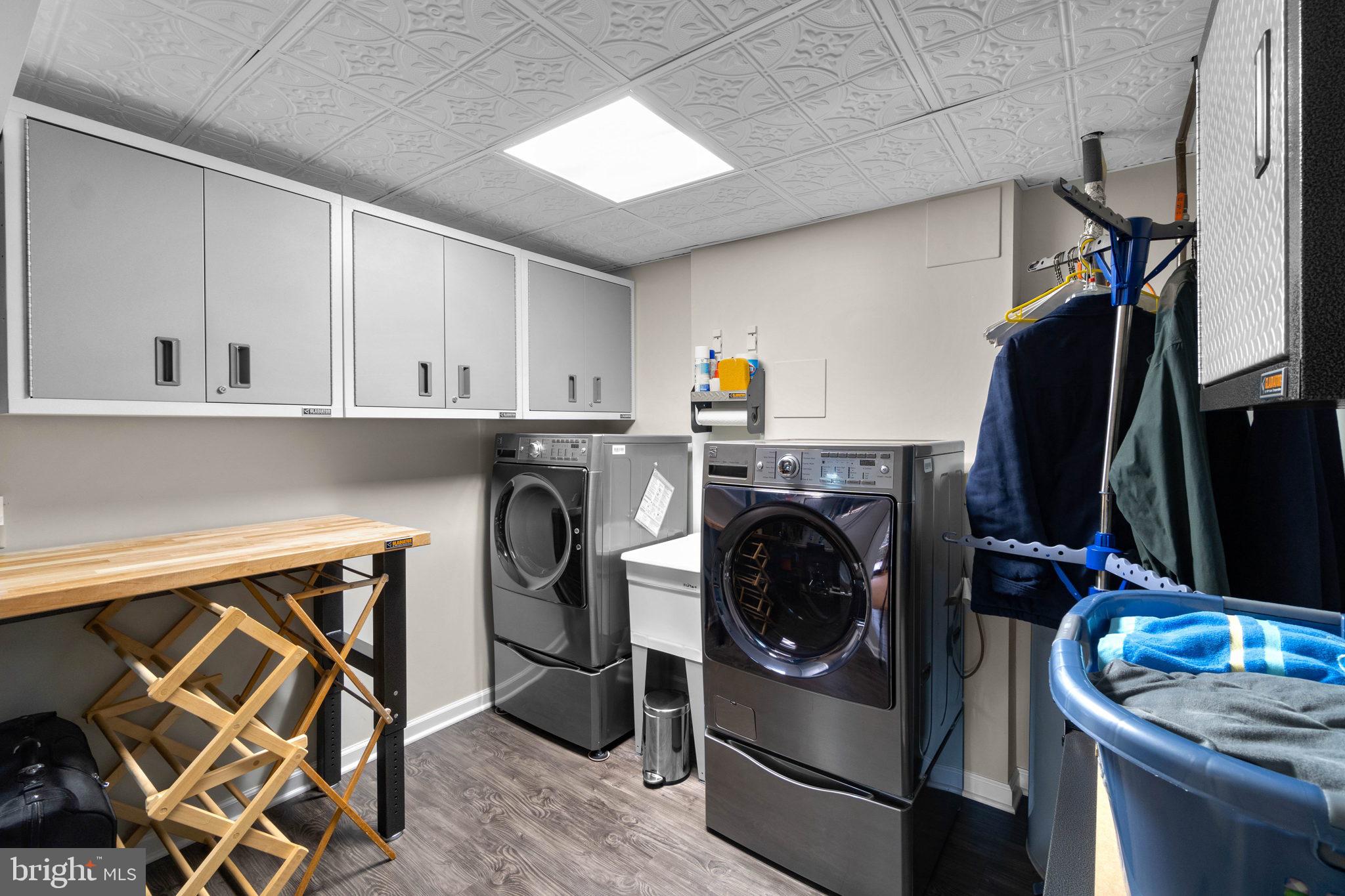 ASHTON VILLAGE - Residential