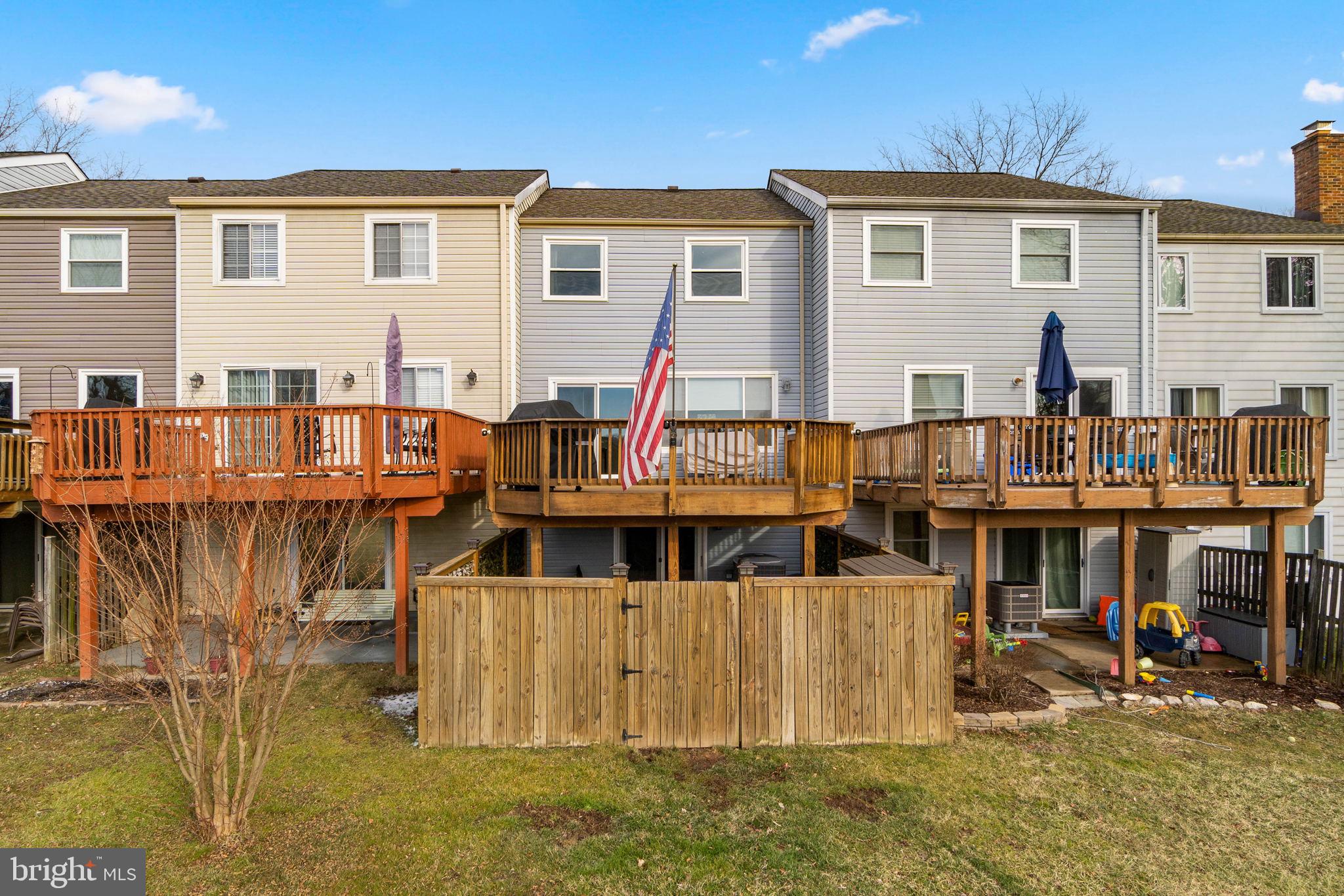 ASHTON VILLAGE - Residential