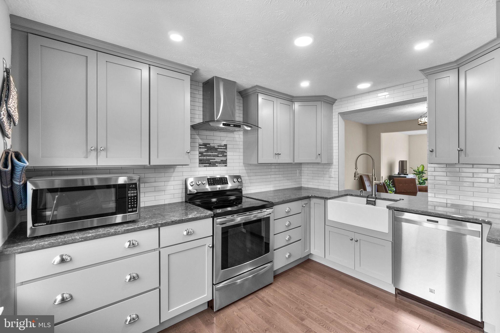 ASHTON VILLAGE - Residential