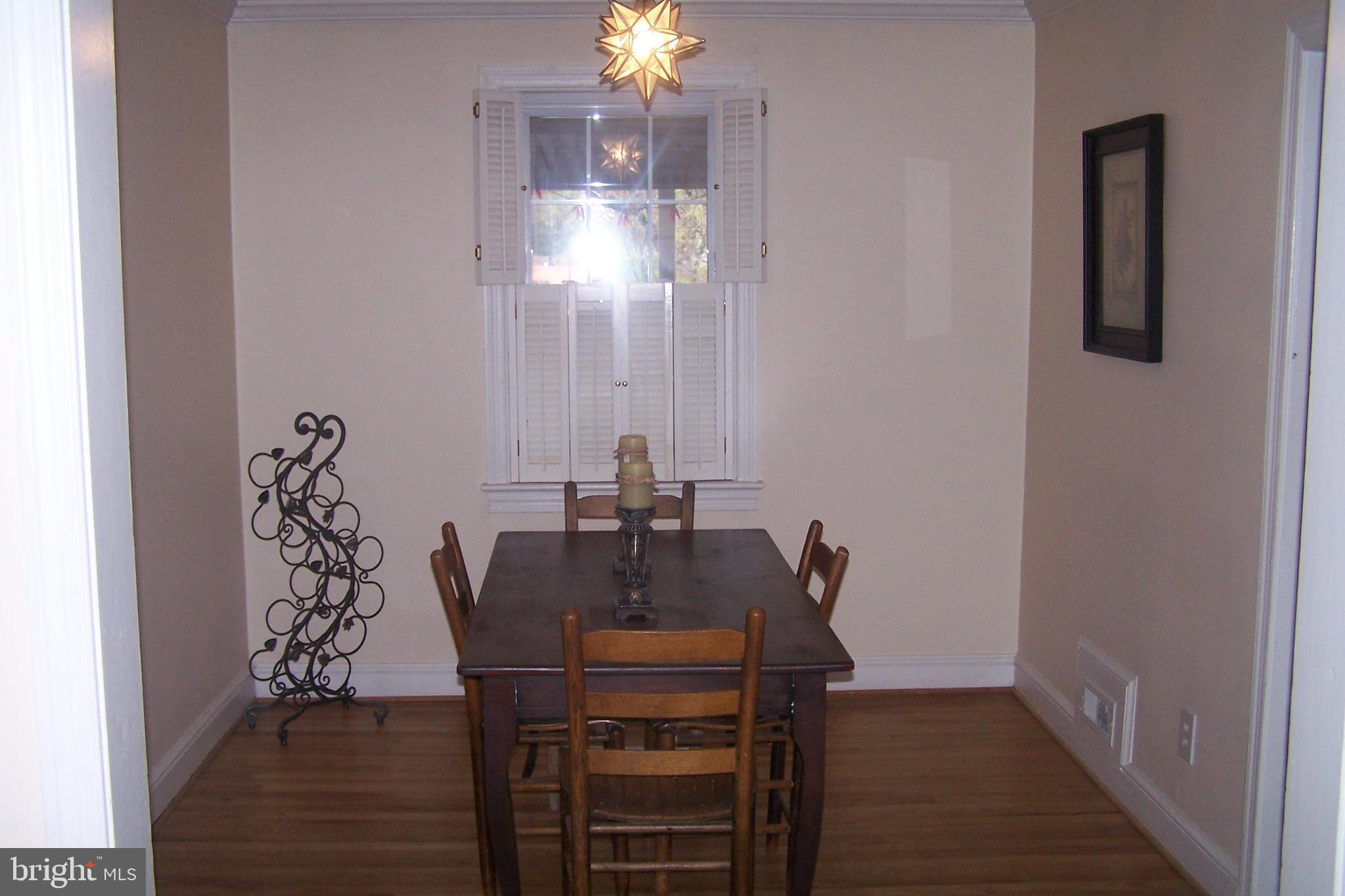 GLEBEWOOD VILLAGE - Residential Lease