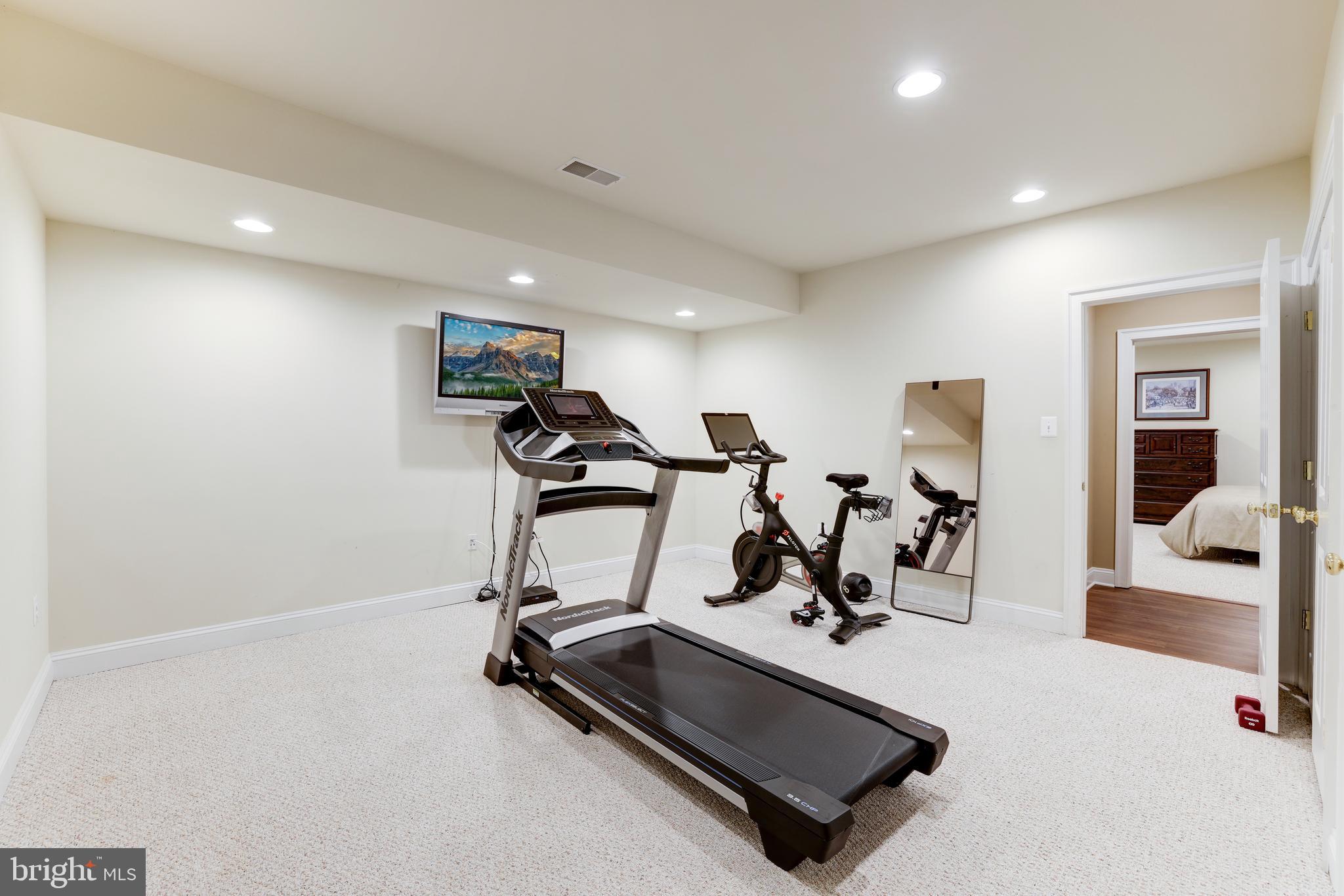 BELLEVUE FOREST - Residential