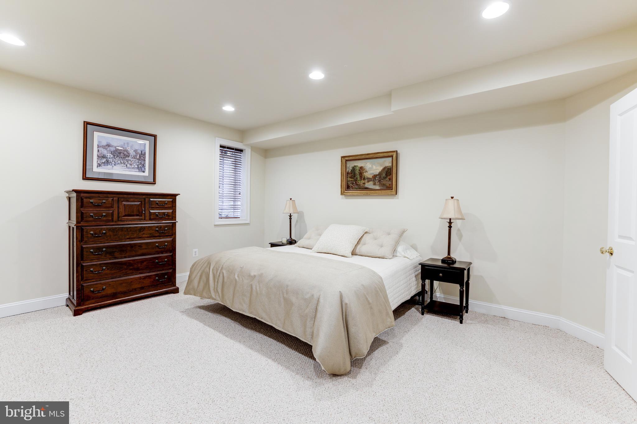 BELLEVUE FOREST - Residential