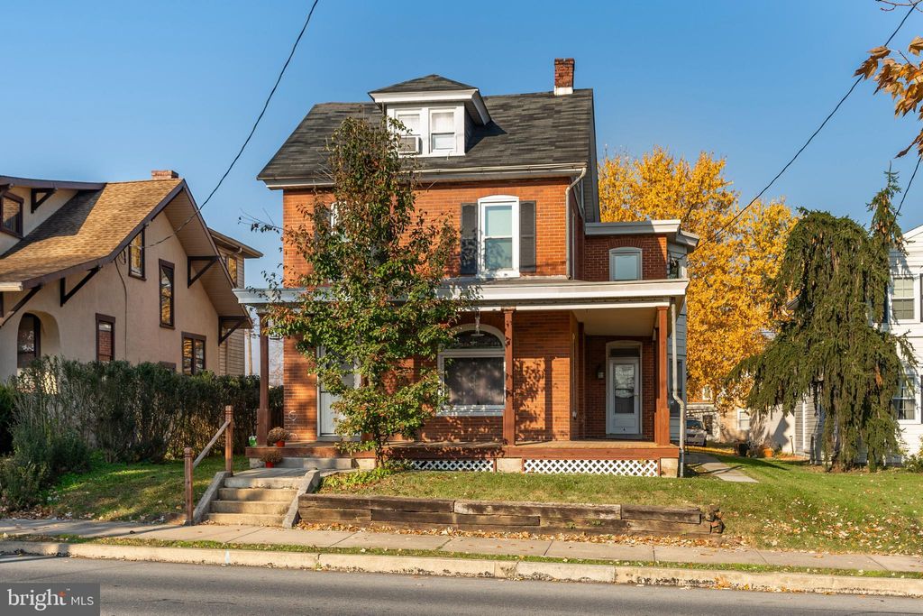 Photo of 124 N 6th Street, Denver, PA 17517 (MLS # PALA2043886)