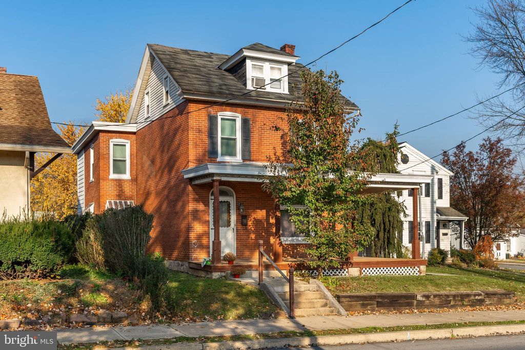 Photo of 124 N 6th Street, Denver, PA 17517 (MLS # PALA2043886)