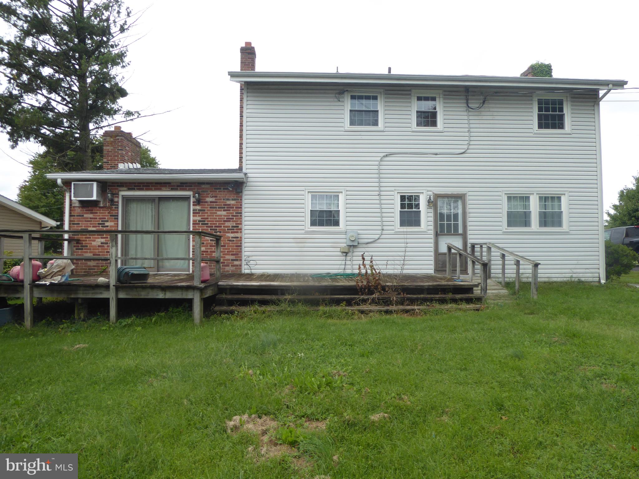 1006 MAYFLOWER DRIVE