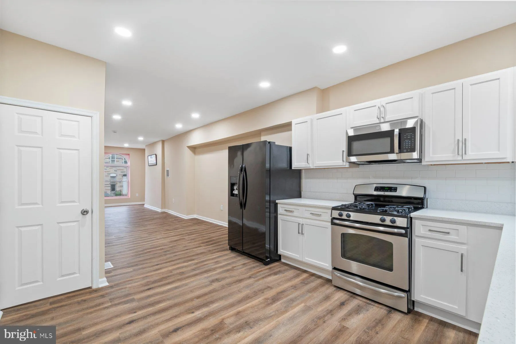 Baltimore, Maryland 21223, United States, 3 Bedrooms Bedrooms, ,2 BathroomsBathrooms,Residential,Pending,136540