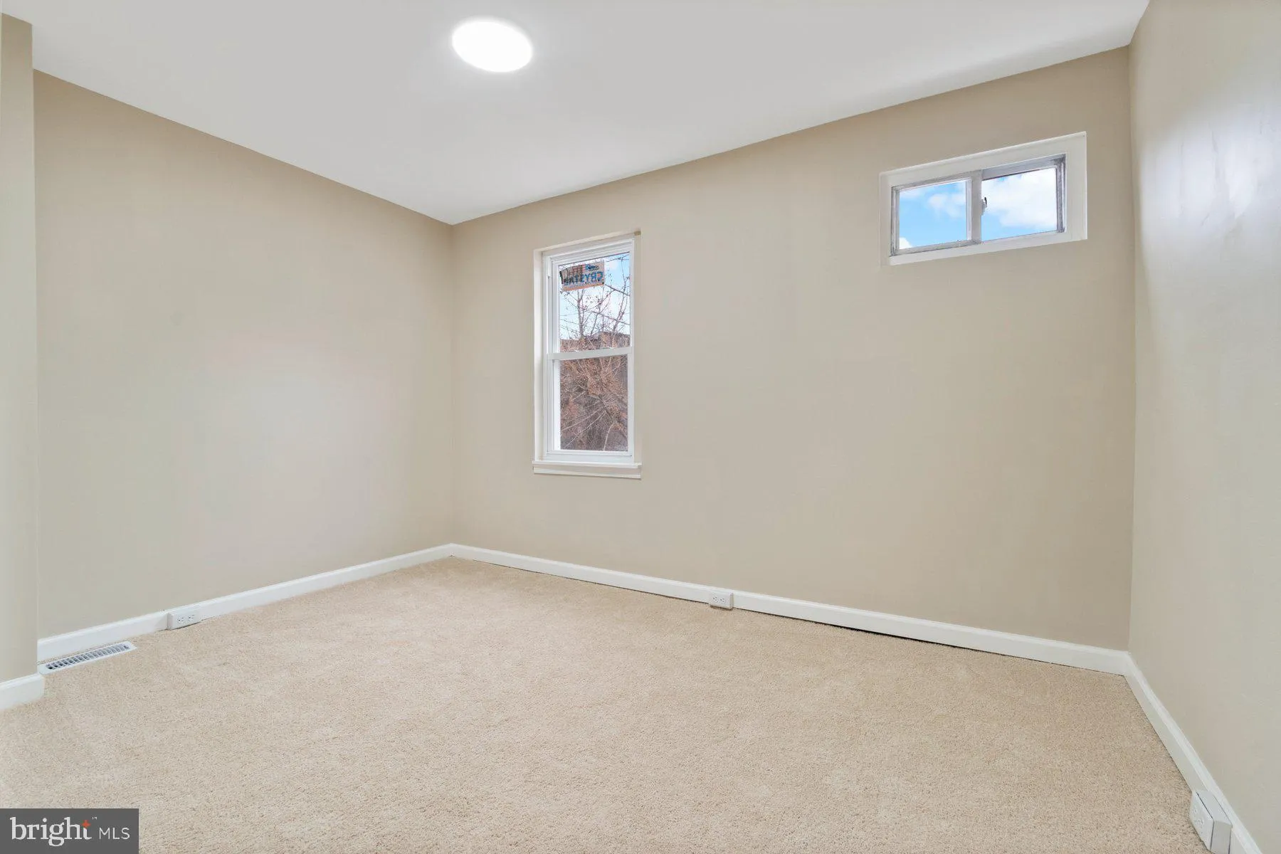 Baltimore, Maryland 21223, United States, 3 Bedrooms Bedrooms, ,2 BathroomsBathrooms,Residential,Pending,136540