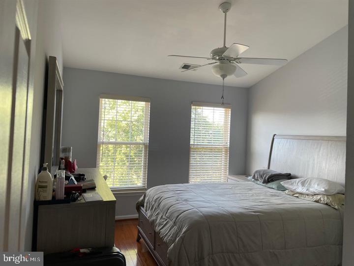 POTTERS GLEN - Residential Lease