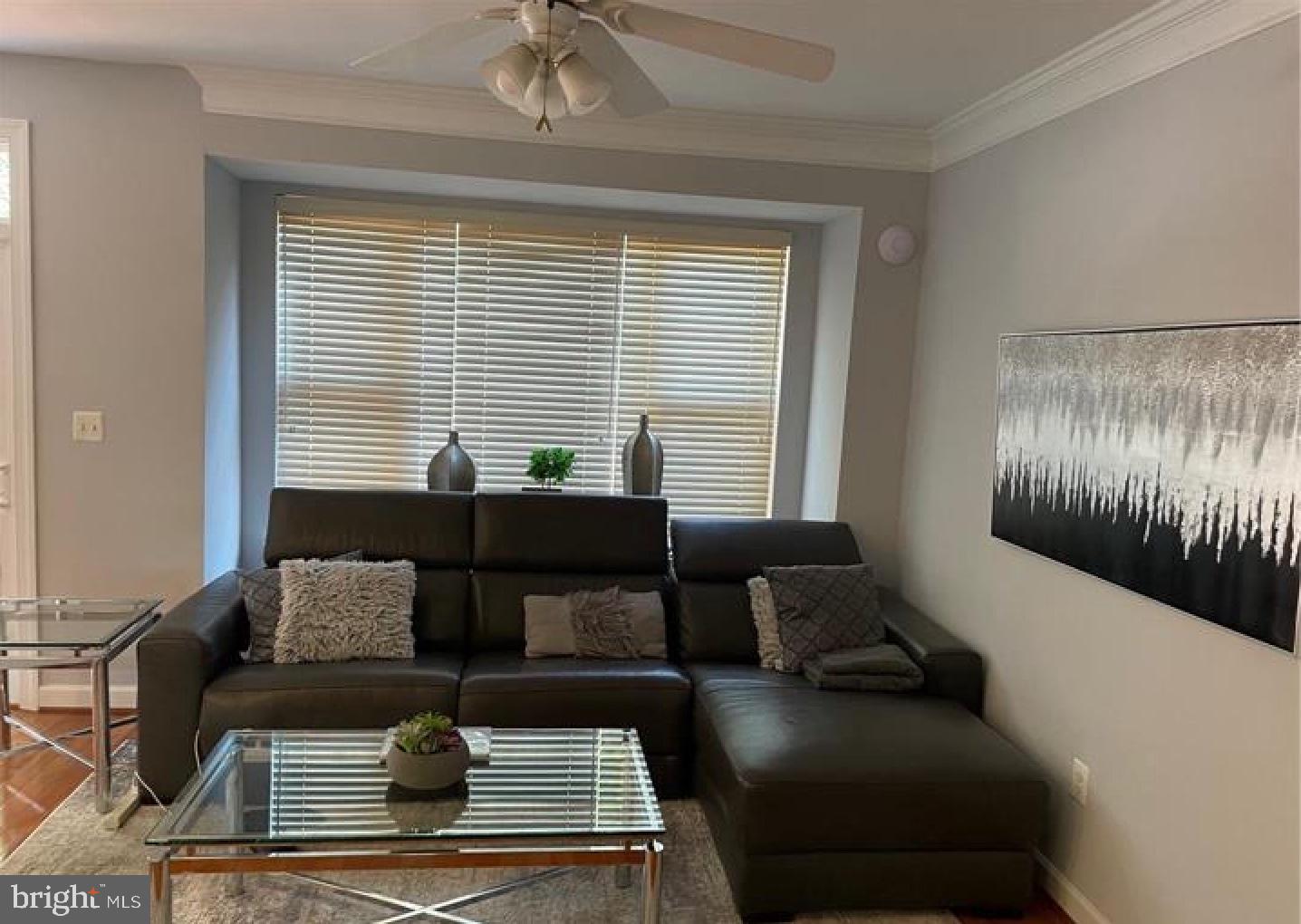 POTTERS GLEN - Residential Lease