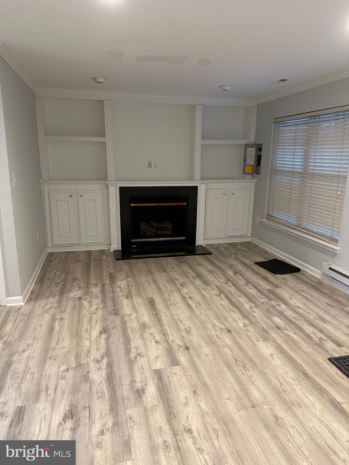 POTTERS GLEN - Residential Lease