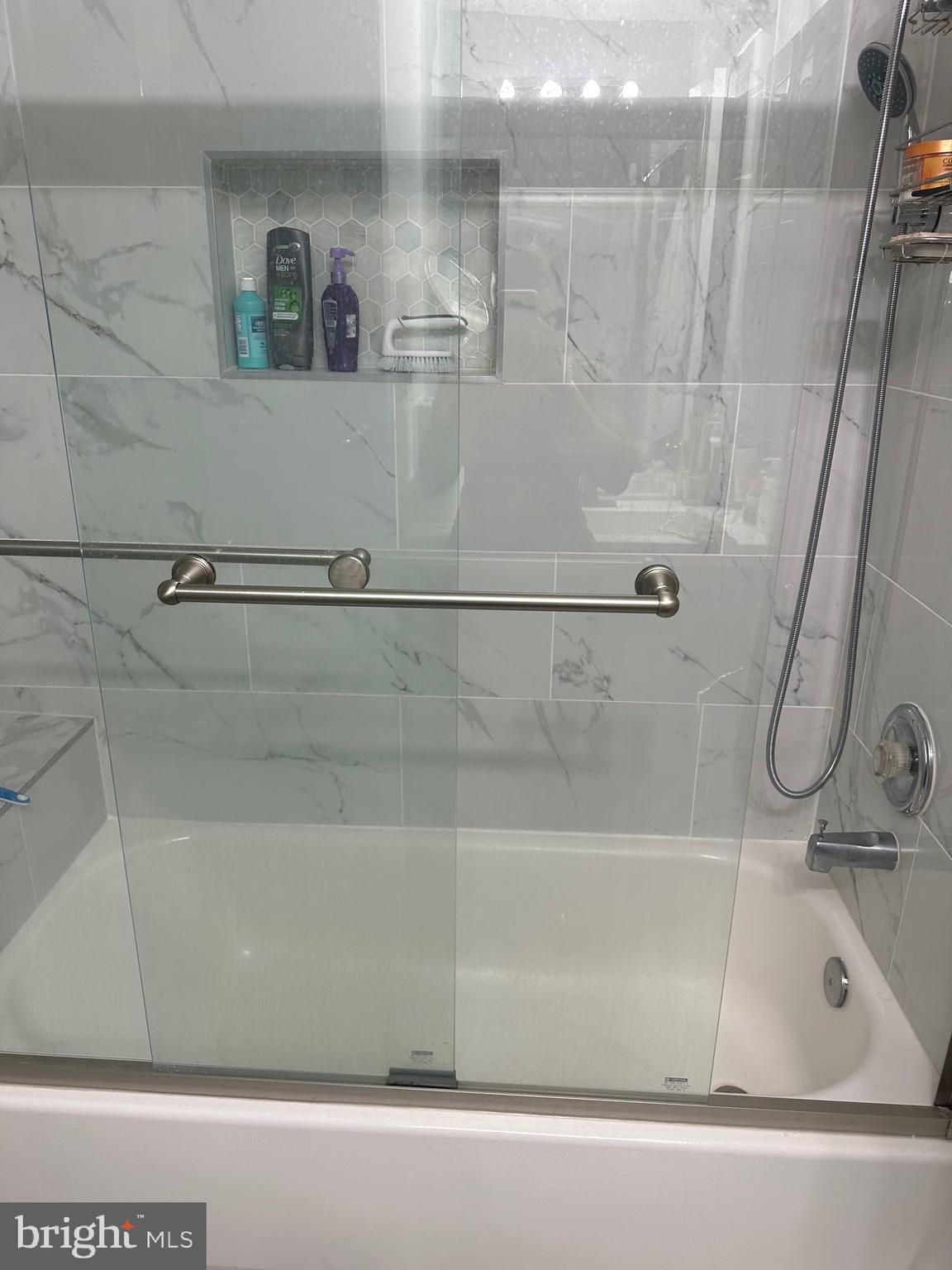 POTTERS GLEN - Residential Lease