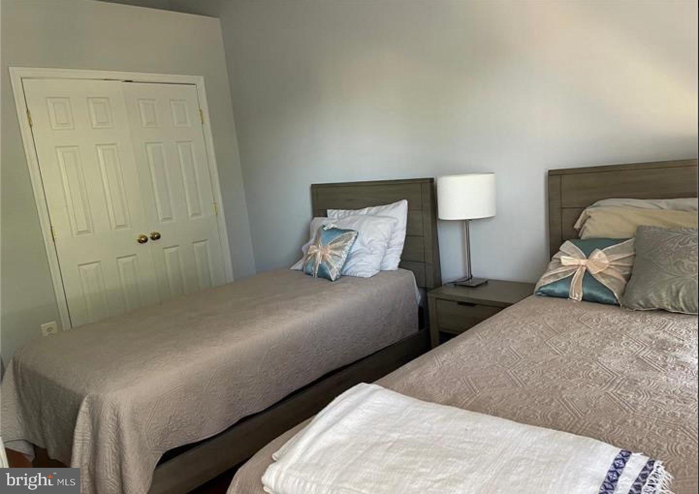 POTTERS GLEN - Residential Lease