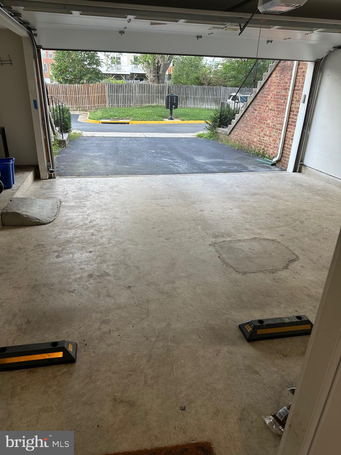 POTTERS GLEN - Residential Lease