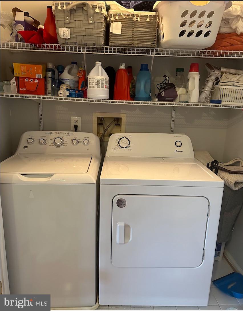 POTTERS GLEN - Residential Lease