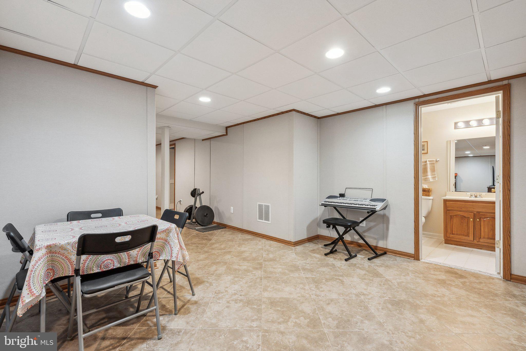 BARRINGTON OAKS - Residential